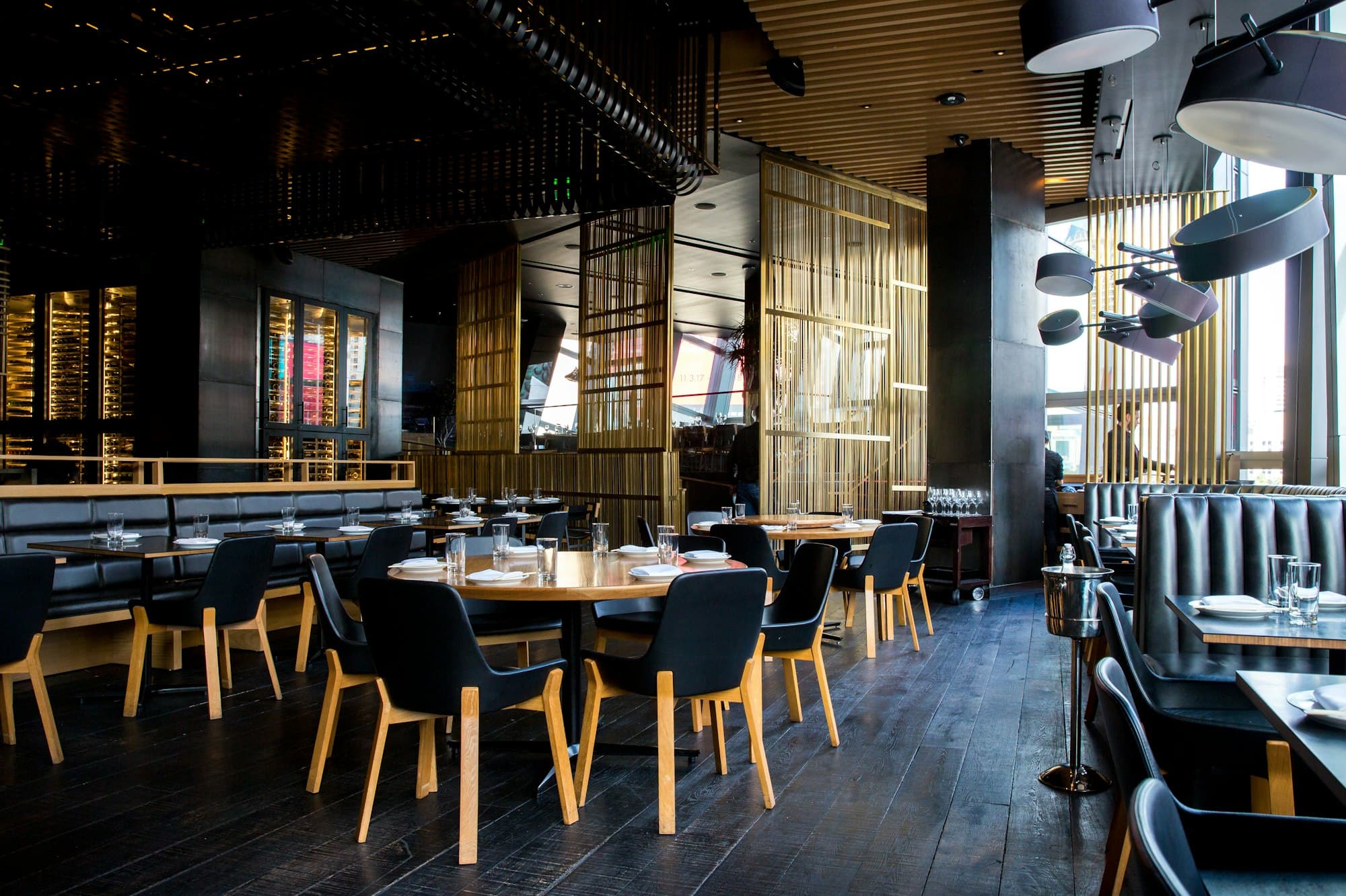 LUMINA dining room